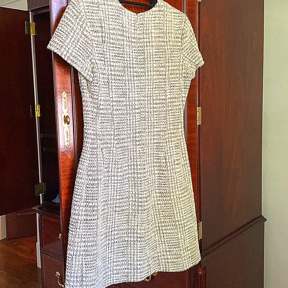 Theory Neutral Plaid Dress size 4 short sleeves Boucle Knit